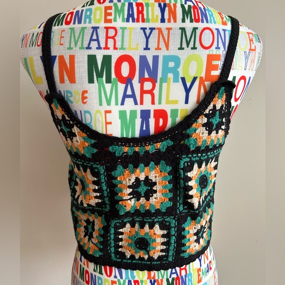 💥SALE💥NWOT Granny square crochet crop top. Brand is New In. Size small. - Picture 2 of 3
